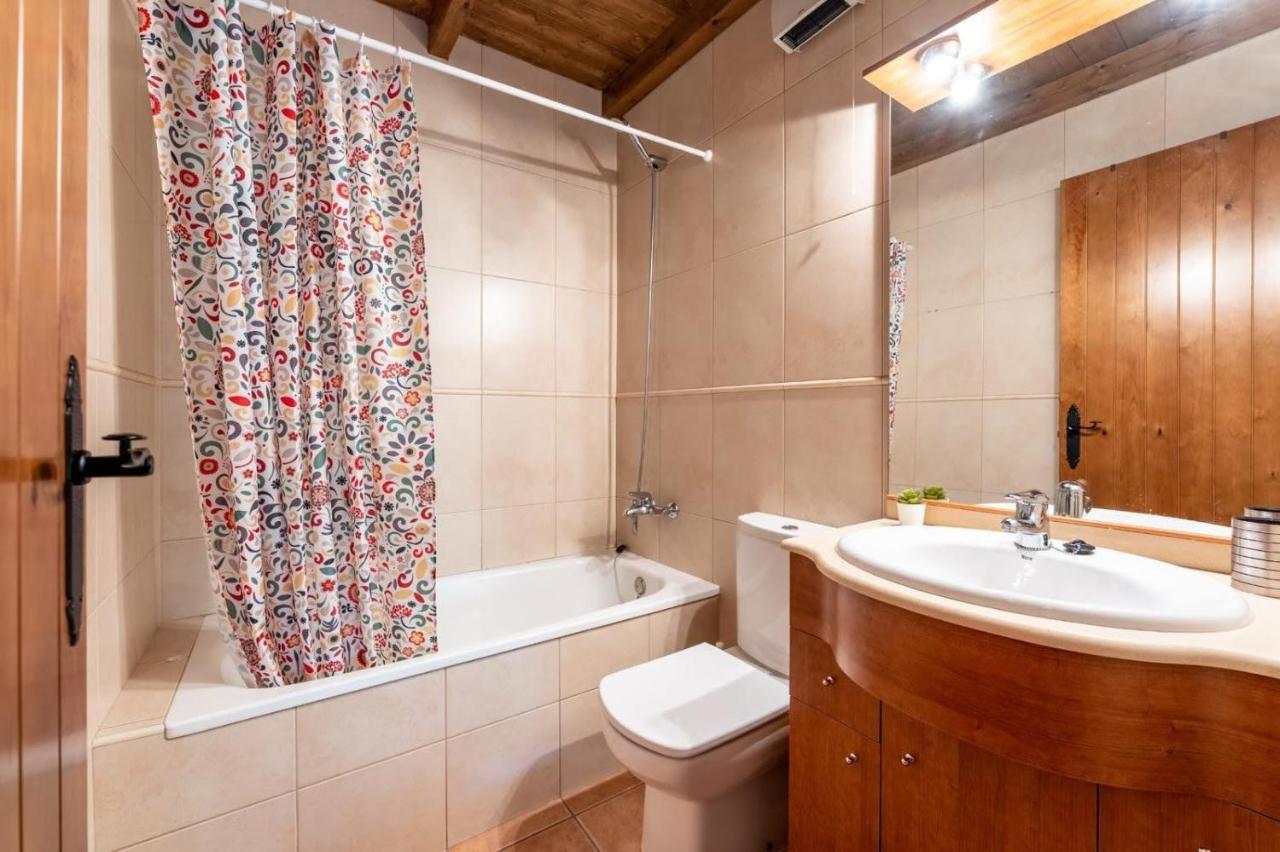 Apartamentsaloriaburg Farrera Exteriör bild