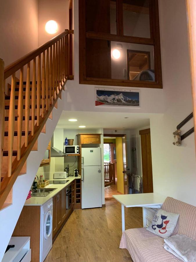 Apartamentsaloriaburg Farrera Exteriör bild